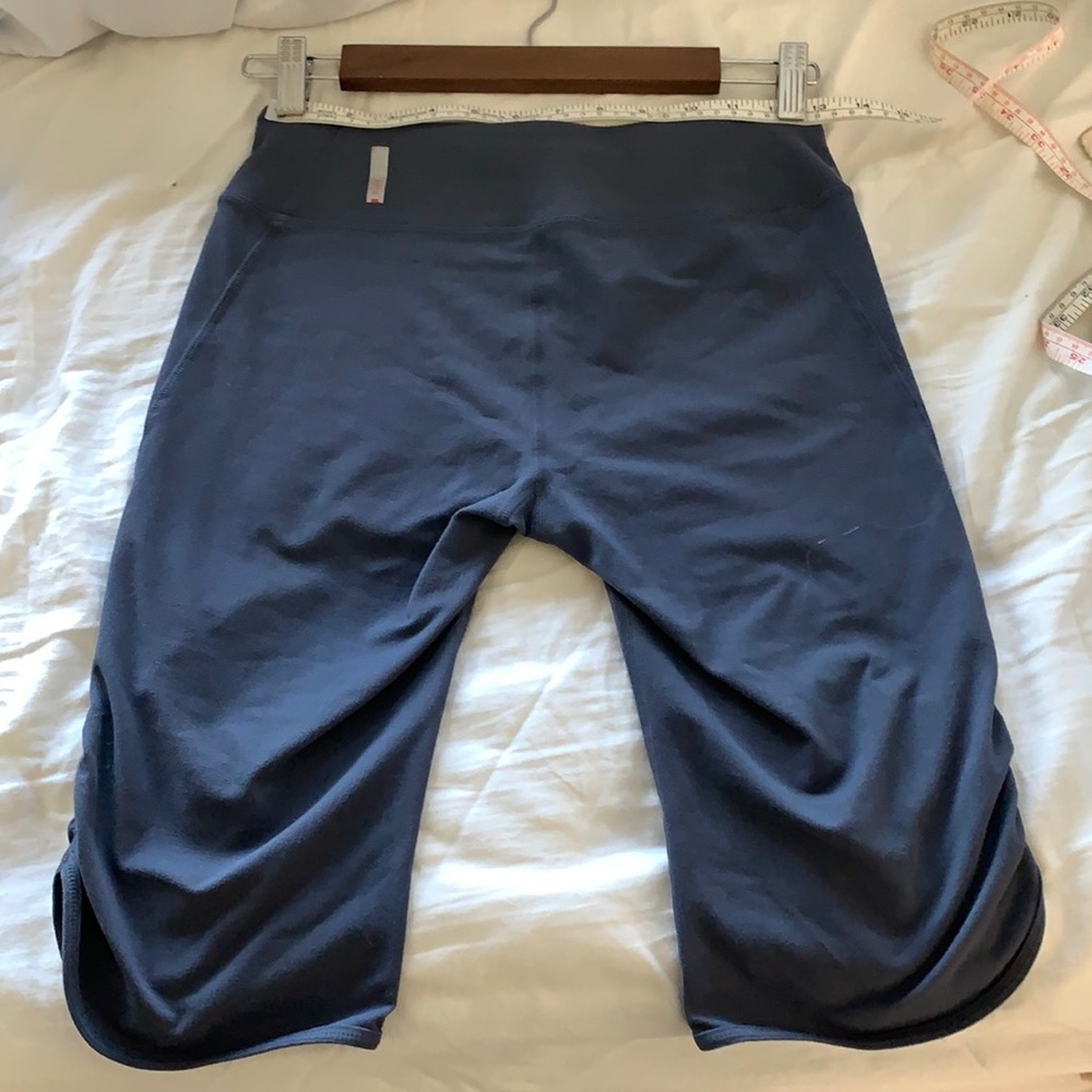 Zella Capri by Nordstrom Grey Rouched at Knee